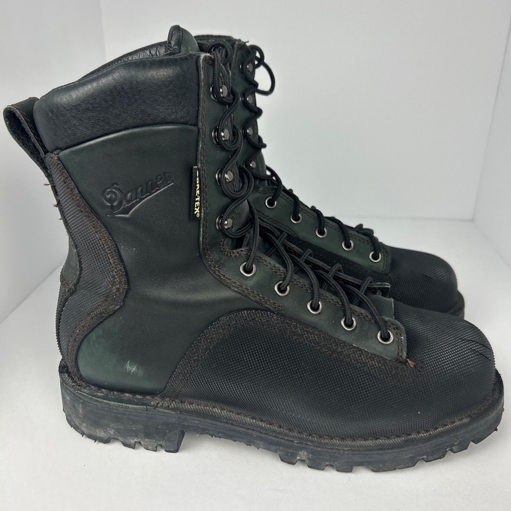 Danner Quarry 14525 Size 9  USA 8” D Vibram Steel Boot